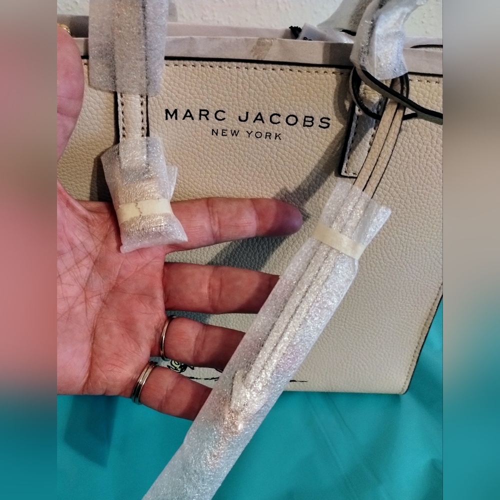Marc Jacobs x Peanuts Mini Crossbody Bag NWT - Picture 5 of 11